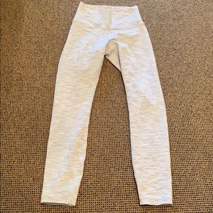 LULULEMON LEGGINGS SIZE 4!!!!